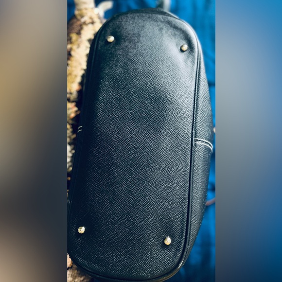 PRE LOVED DOONEY AND BOURKE PEBBLE GRAIN LEATHER BLACK TOTE - Picture 5 of 8